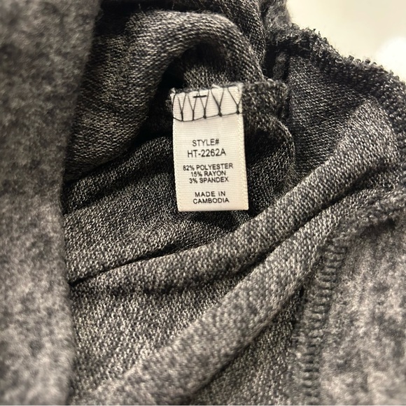 Zenana Outfitters Charcoal Gray Fleece Sweatshirt, size L/XL - Picture 3 of 5